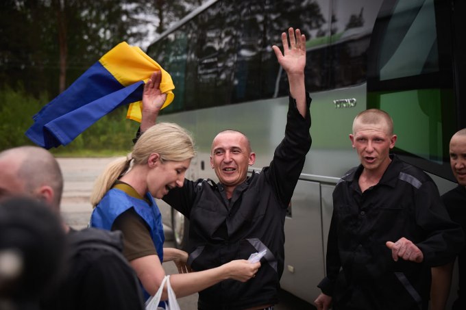 Україна повернула з полону ще 303 військових у межах обміну 1000 на 1000